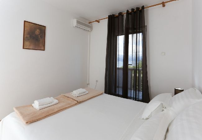 Apartment in Supetar - Apartment in Supetar with Seaview, Terrace, Air condition, WIFI (3361-1) Apartment in Supetar - Apartment in Supetar with Seaview, Terrace, Air condition, WIFI (3361-1)