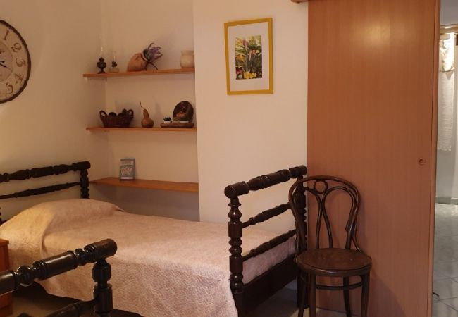 House in Bol - Robinson home in Bol with Seaview, Terrace, Air condition, WIFI (3414-1) House in Bol - Robinson home in Bol with Seaview, Terrace, Air condition, WIFI (3414-1)