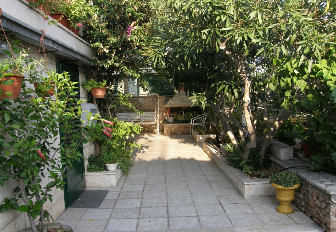 Rent by room in Bol - Room in Bol with Terrace, Air condition, WIFI, Washing machine (3416-6)