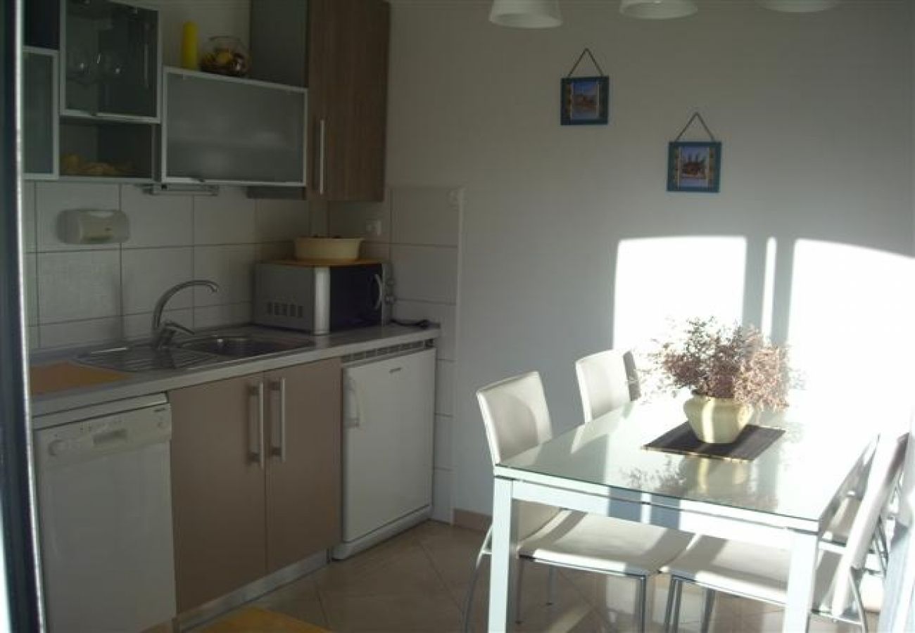 Apartment in Bol - Apartment in Bol with Seaview, Terrace, Air condition, WIFI (3417-2)