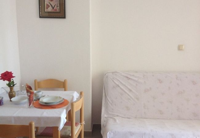 Apartment in Omiš - Apartment in Omiš with Balcony, Air condition, WIFI, Washing machine (3422-5) Apartment in Omiš - Apartment in Omiš with Balcony, Air condition, WIFI, Washing machine (3422-5)
