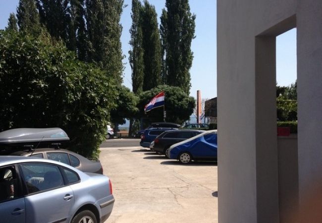 Apartment in Omiš - Apartment in Omiš with Balcony, Air condition, WIFI, Washing machine (3422-5) Apartment in Omiš - Apartment in Omiš with Balcony, Air condition, WIFI, Washing machine (3422-5)