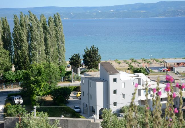 Apartment in Omiš - Apartment in Omiš with Balcony, Air condition, WIFI, Washing machine (3422-5) Apartment in Omiš - Apartment in Omiš with Balcony, Air condition, WIFI, Washing machine (3422-5)