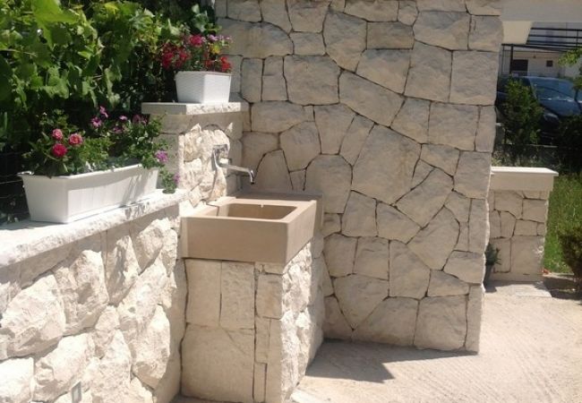Apartment in Omiš - Apartment in Omiš with Balcony, Air condition, WIFI, Washing machine (3422-5) Apartment in Omiš - Apartment in Omiš with Balcony, Air condition, WIFI, Washing machine (3422-5)