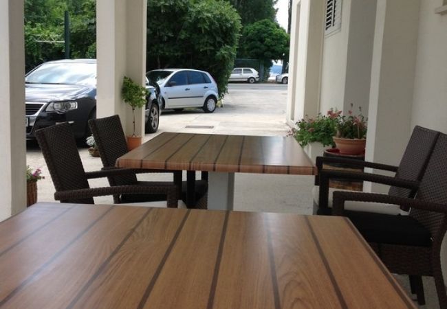 Apartment in Omiš - Apartment in Omiš with Balcony, Air condition, WIFI, Washing machine (3422-5) Apartment in Omiš - Apartment in Omiš with Balcony, Air condition, WIFI, Washing machine (3422-5)