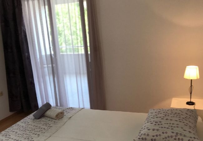Apartment in Omiš - Apartment in Omiš with Seaview, Terrace, Air condition, WIFI (3422-7) Apartment in Omiš - Apartment in Omiš with Seaview, Terrace, Air condition, WIFI (3422-7)