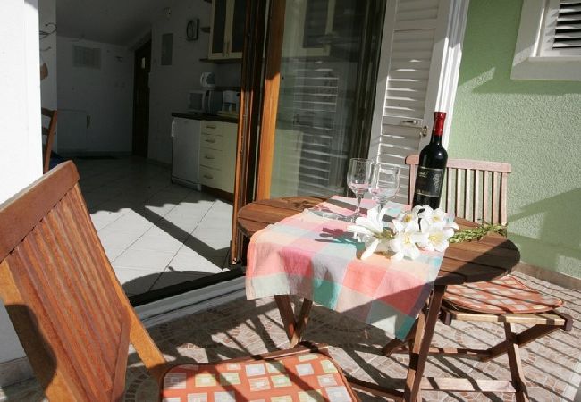 Apartment in Okrug Gornji - Apartment in Okrug Gornji with Seaview, Terrace, Air condition, WIFI (5209-3) Apartment in Okrug Gornji - Apartment in Okrug Gornji with Seaview, Terrace, Air condition, WIFI (5209-3)