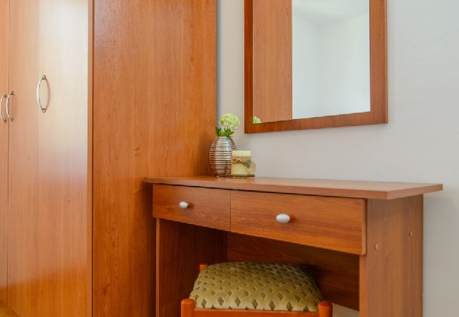 Apartment in Okrug Gornji - Apartment in Okrug Gornji with Seaview, Terrace, Air condition, WIFI (5209-4) Apartment in Okrug Gornji - Apartment in Okrug Gornji with Seaview, Terrace, Air condition, WIFI (5209-4)
