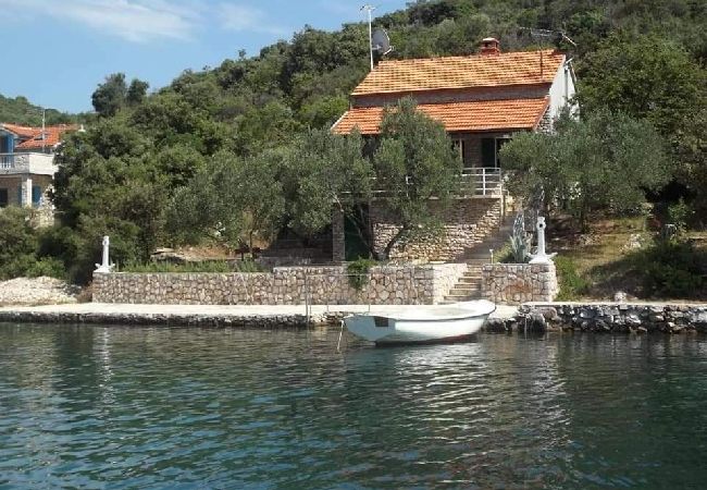 House in Tkon - Robinson home in Tkon with Seaview, Terrace, WIFI (3437-1) House in Tkon - Robinson home in Tkon with Seaview, Terrace, WIFI (3437-1)