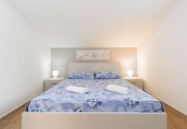 House in Vela Luka - Robinson home in Vela Luka with Seaview, Terrace, Air condition, WIFI (3439-1) House in Vela Luka - Robinson home in Vela Luka with Seaview, Terrace, Air condition, WIFI (3439-1)