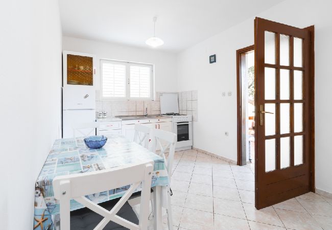 House in Vela Luka - Robinson home in Vela Luka with Seaview, Terrace, Air condition, WIFI (3439-1) House in Vela Luka - Robinson home in Vela Luka with Seaview, Terrace, Air condition, WIFI (3439-1)