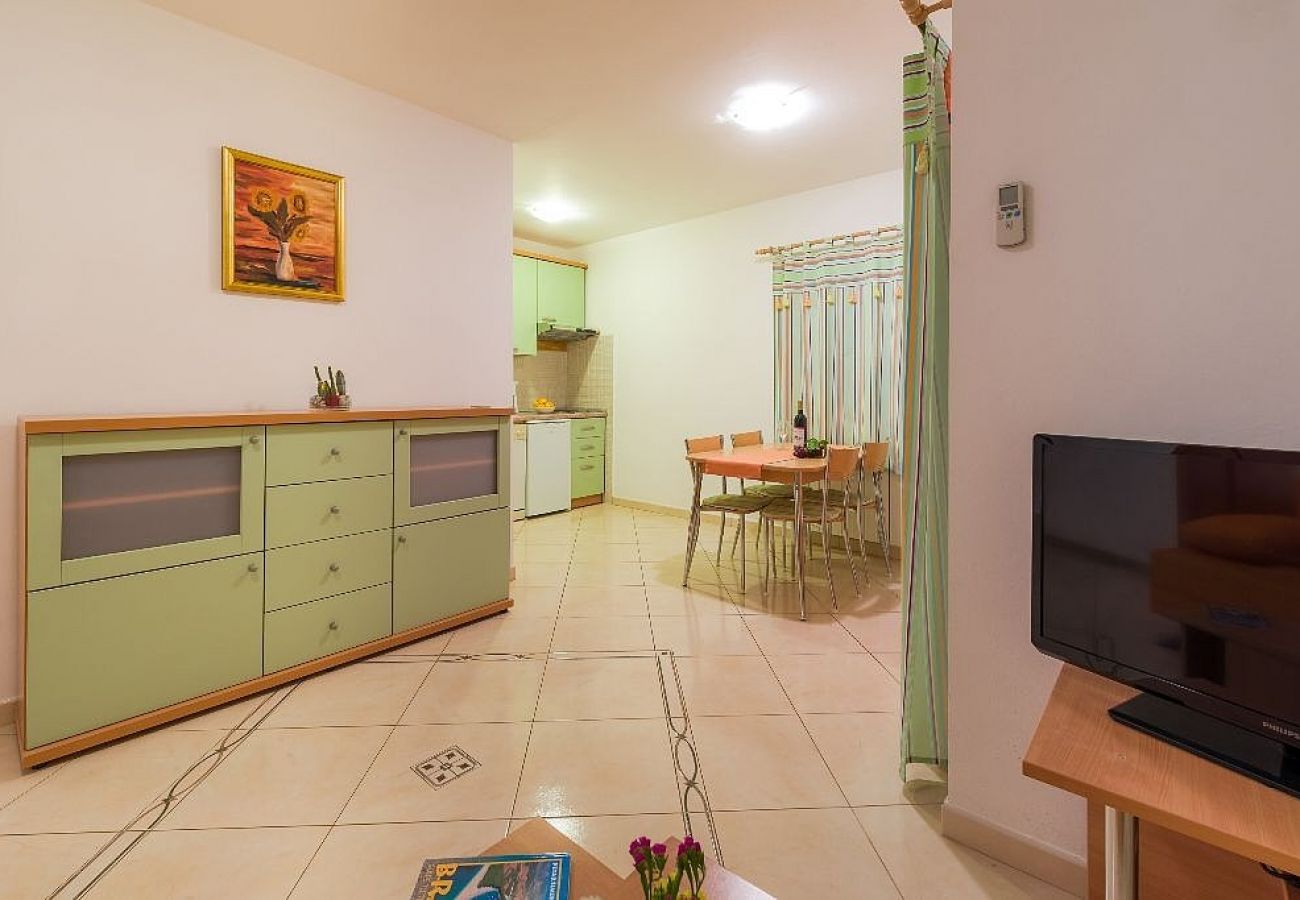 Apartment in Bol - Apartment in Bol with Balcony, Air condition, WIFI, Dishwasher (5217-7)