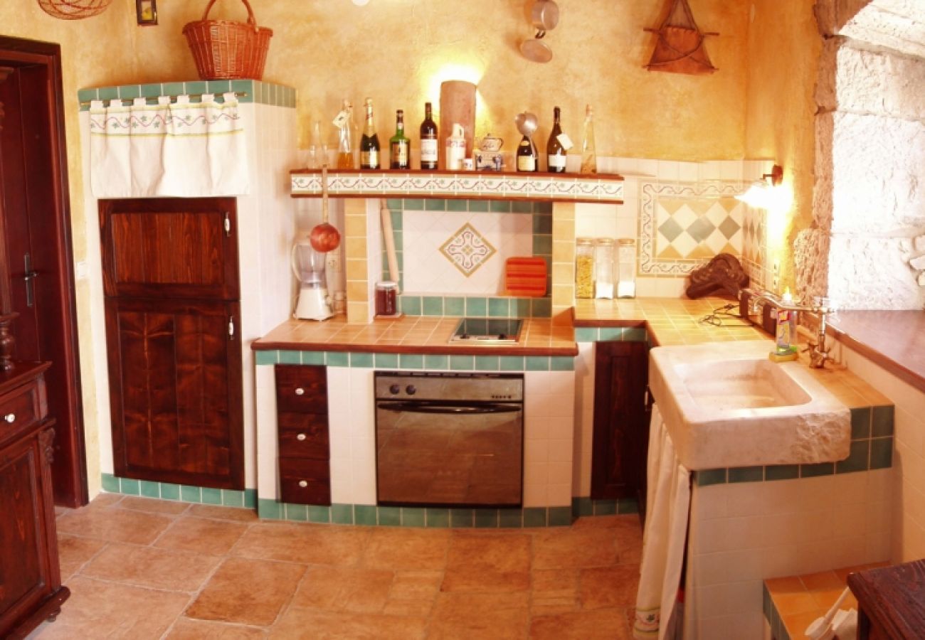 House in Roc - Holiday Home in Roč with Terrace, Air condition, WIFI, Washing machine (3458-1)