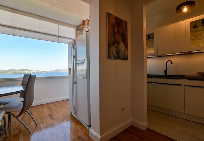 Apartment in Trogir - Apartment in Trogir with Seaview, Terrace, Air condition, WIFI (3459-2) Apartment in Trogir - Apartment in Trogir with Seaview, Terrace, Air condition, WIFI (3459-2)