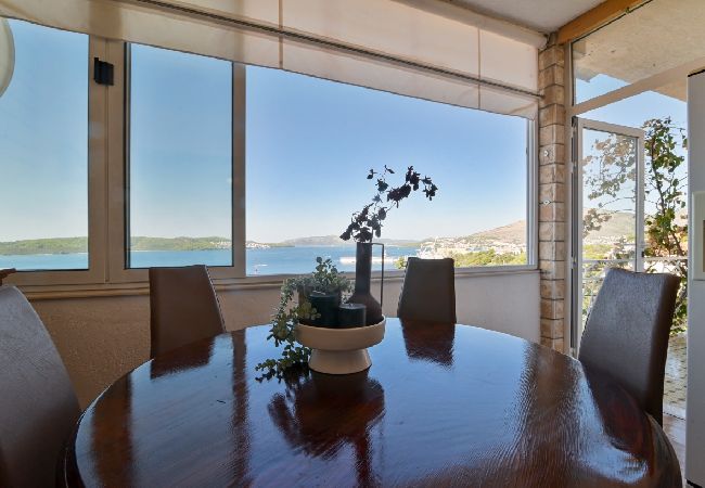 Apartment in Trogir - Apartment in Trogir with Seaview, Terrace, Air condition, WIFI (3459-2) Apartment in Trogir - Apartment in Trogir with Seaview, Terrace, Air condition, WIFI (3459-2)