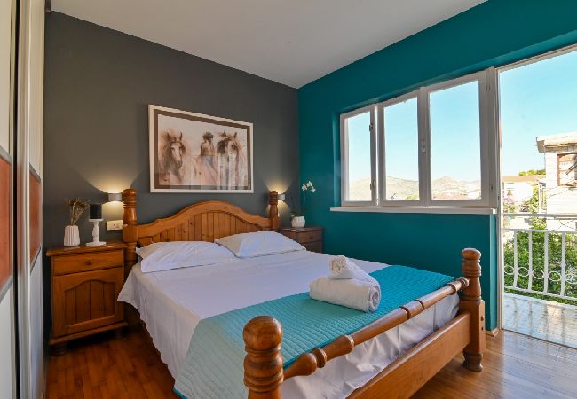 Apartment in Trogir - Apartment in Trogir with Seaview, Terrace, Air condition, WIFI (3459-2) Apartment in Trogir - Apartment in Trogir with Seaview, Terrace, Air condition, WIFI (3459-2)