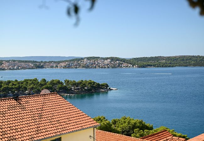 Apartment in Trogir - Apartment in Trogir with Seaview, Terrace, Air condition, WIFI (3459-2) Apartment in Trogir - Apartment in Trogir with Seaview, Terrace, Air condition, WIFI (3459-2)