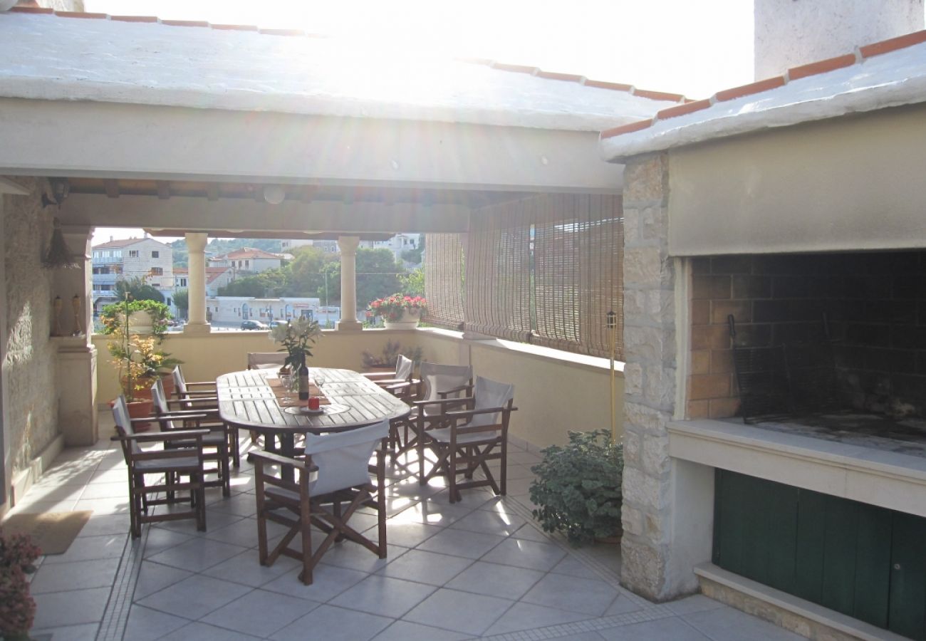 House in Sumartin - Holiday Home in Sumartin with Seaview, Balcony, Air condition, WIFI (626-1)