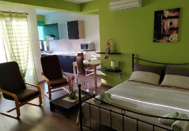 Studio in Rovinj - Studio apartment in Rovinj with Balcony, Air condition, WIFI (3483-3) Studio in Rovinj - Studio apartment in Rovinj with Balcony, Air condition, WIFI (3483-3)