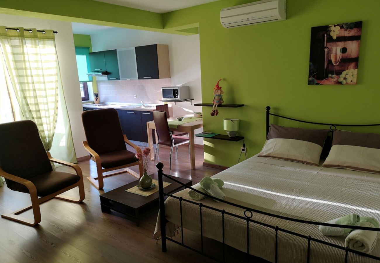 Studio in Rovinj - Studio apartment in Rovinj with Balcony, Air condition, WIFI (3483-3)