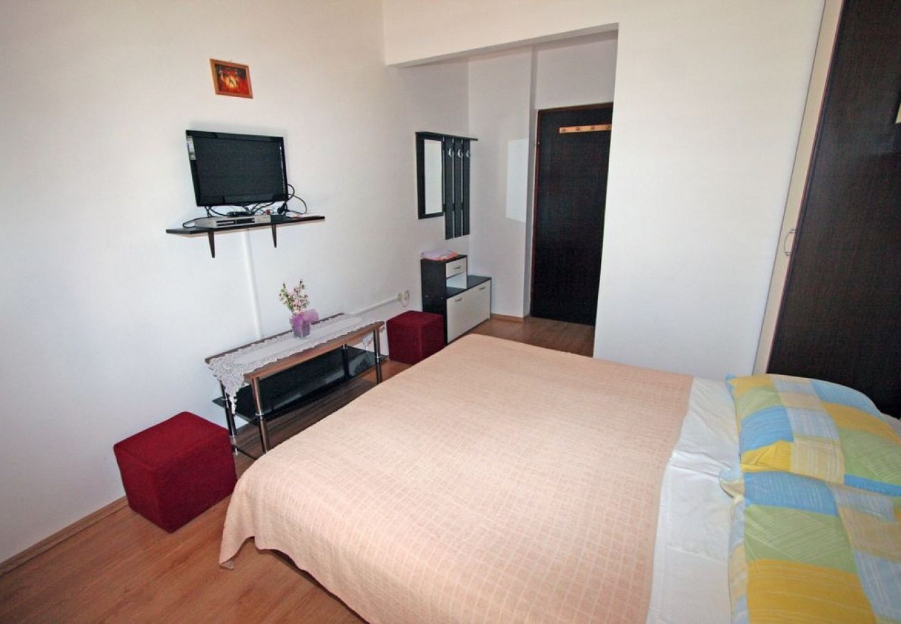 Rent by room in Medulin - Room in Medulin with Terrace, Air condition (3488-5)