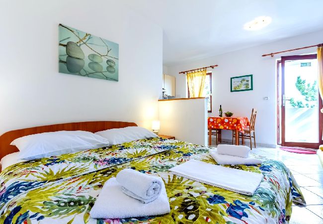 Studio in Baška - Studio apartment in Baška with Seaview, Balcony, Air condition, WIFI (3494-2) Studio in Baška - Studio apartment in Baška with Seaview, Balcony, Air condition, WIFI (3494-2)