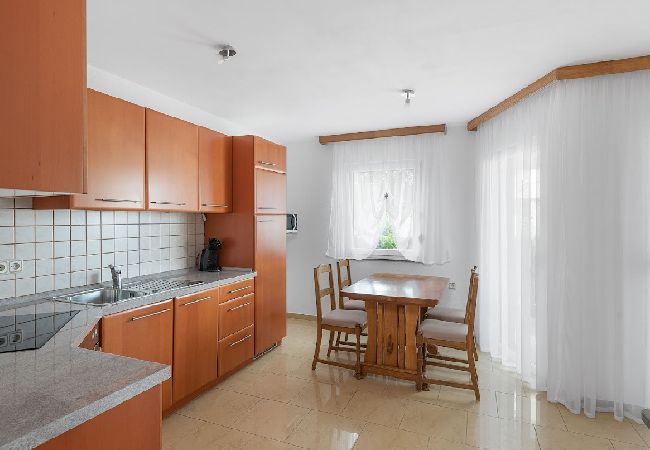 Apartment in Sukošan - Apartment in Sukošan with Seaview, Terrace, Air condition, WIFI (3495-1) Apartment in Sukošan - Apartment in Sukošan with Seaview, Terrace, Air condition, WIFI (3495-1)