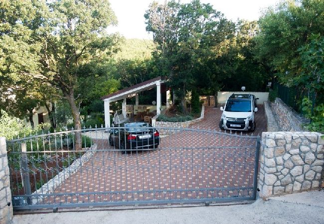 Apartment in Povile - Apartment in Povile with Terrace, Air condition, WIFI, Washing machine (3542-3) Apartment in Povile - Apartment in Povile with Terrace, Air condition, WIFI, Washing machine (3542-3)
