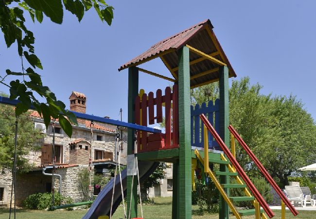 House in Vodnjan - Holiday Home in Vodnjan with Terrace, Air condition, WIFI, Washing machine (3556-1) House in Vodnjan - Holiday Home in Vodnjan with Terrace, Air condition, WIFI, Washing machine (3556-1)