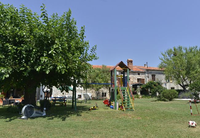 House in Vodnjan - Holiday Home in Vodnjan with Terrace, Air condition, WIFI, Washing machine (3556-1) House in Vodnjan - Holiday Home in Vodnjan with Terrace, Air condition, WIFI, Washing machine (3556-1)