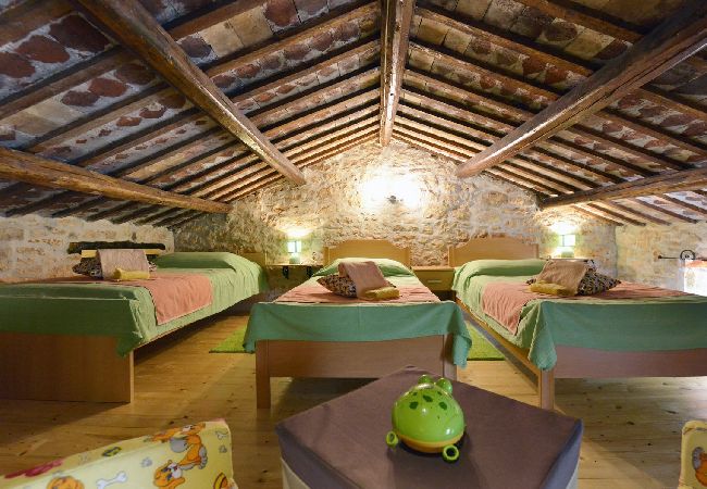 House in Vodnjan - Holiday Home in Vodnjan with Terrace, Air condition, WIFI, Washing machine (3556-1) House in Vodnjan - Holiday Home in Vodnjan with Terrace, Air condition, WIFI, Washing machine (3556-1)