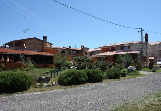 House in Vodnjan - Holiday Home in Vodnjan with Terrace, Air condition, WIFI, Washing machine (3556-1) House in Vodnjan - Holiday Home in Vodnjan with Terrace, Air condition, WIFI, Washing machine (3556-1)