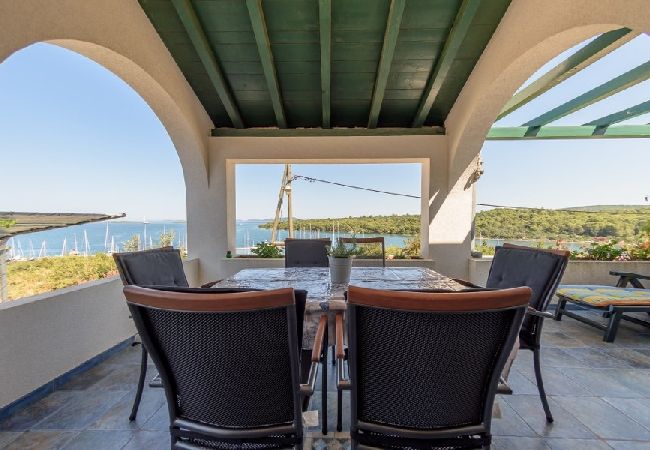House in Veli Rat - Holiday Home in Veli Rat with Seaview, Terrace, Air condition, WIFI (3559-1) House in Veli Rat - Holiday Home in Veli Rat with Seaview, Terrace, Air condition, WIFI (3559-1)