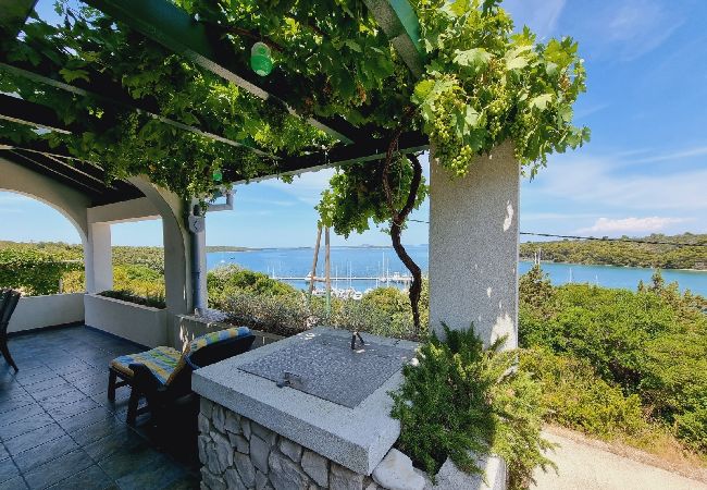 House in Veli Rat - Holiday Home in Veli Rat with Seaview, Terrace, Air condition, WIFI (3559-1) House in Veli Rat - Holiday Home in Veli Rat with Seaview, Terrace, Air condition, WIFI (3559-1)