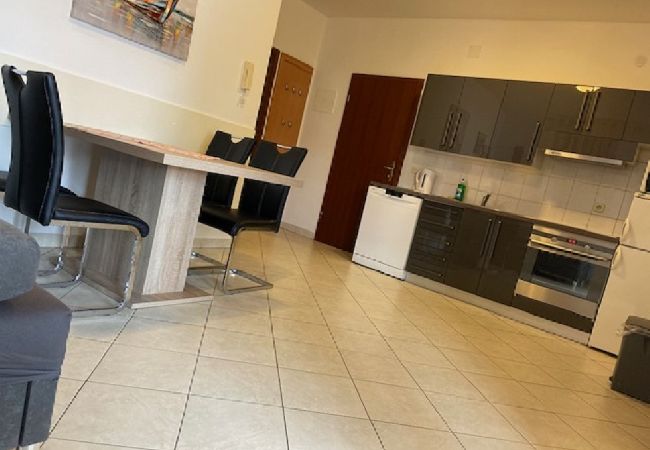 Apartment in Punat - Apartment in Punat with Balcony, Air condition, WIFI, Washing machine (3590-1) Apartment in Punat - Apartment in Punat with Balcony, Air condition, WIFI, Washing machine (3590-1)