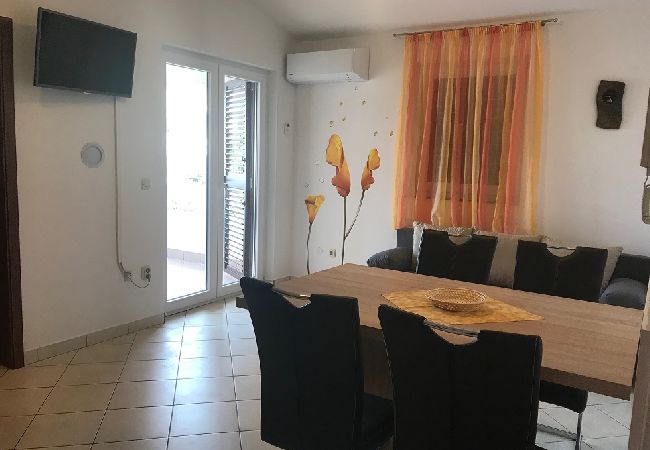 Apartment in Punat - Apartment in Punat with Balcony, Air condition, WIFI, Washing machine (3590-1) Apartment in Punat - Apartment in Punat with Balcony, Air condition, WIFI, Washing machine (3590-1)