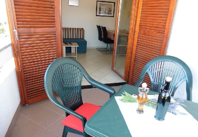 Apartment in Punat - Apartment in Punat with Balcony, Air condition, WIFI, Washing machine (3590-1) Apartment in Punat - Apartment in Punat with Balcony, Air condition, WIFI, Washing machine (3590-1)