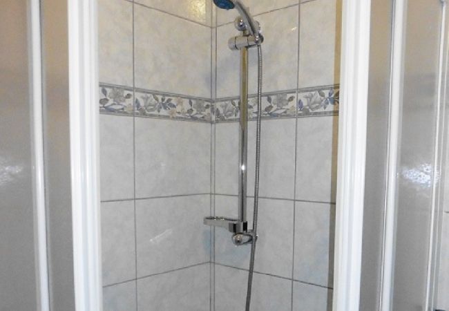 Apartment in Punat - Apartment in Punat with Balcony, Air condition, WIFI, Washing machine (3590-1) Apartment in Punat - Apartment in Punat with Balcony, Air condition, WIFI, Washing machine (3590-1)