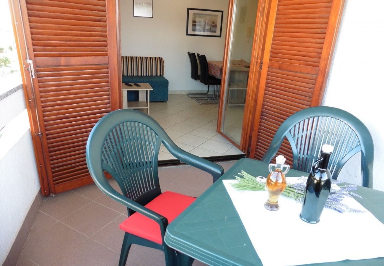 Apartment in Punat - Apartment in Punat with Balcony, Air condition, WIFI, Washing machine (3590-1)