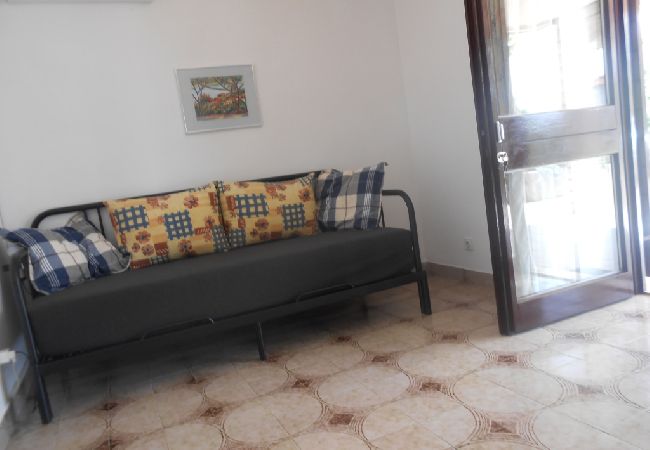 Apartment in Vodice - Apartment in Vodice with Terrace, Air condition, WIFI, Washing machine (3420-1) Apartment in Vodice - Apartment in Vodice with Terrace, Air condition, WIFI, Washing machine (3420-1)