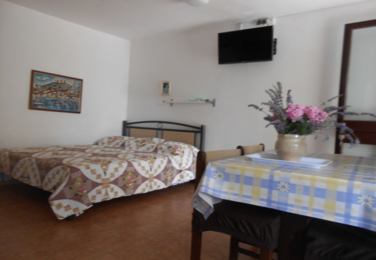 Studio in Vodice - Studio apartment in Vodice with Terrace, Air condition, WIFI, Washing machine (3420-2)