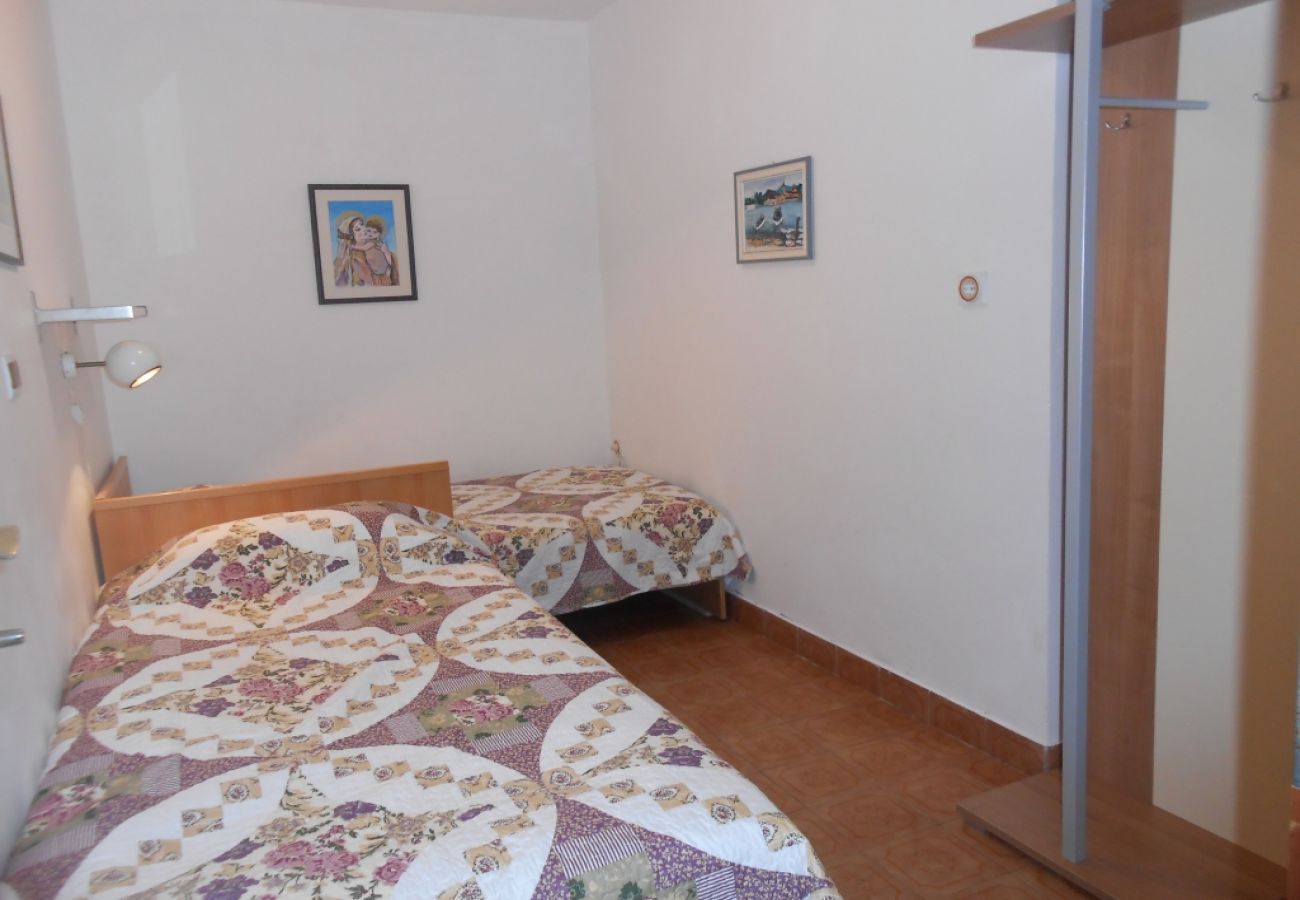 Studio in Vodice - Studio apartment in Vodice with Terrace, Air condition, WIFI, Washing machine (3420-2)