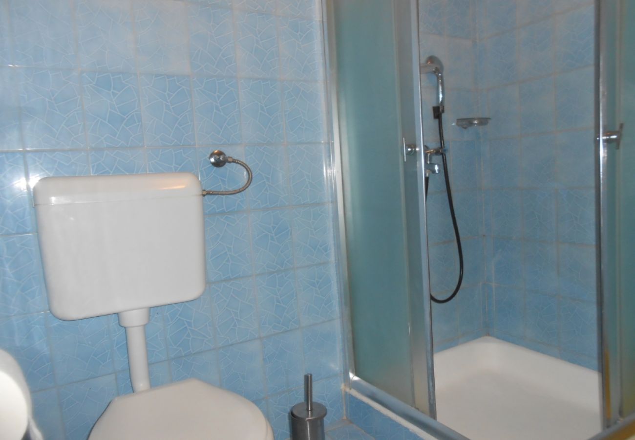 Studio in Vodice - Studio apartment in Vodice with Terrace, Air condition, WIFI, Washing machine (3420-2)