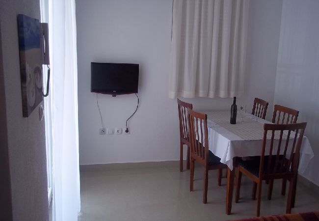 Apartment in Vodice - Apartment in Vodice with Terrace, Air condition, WIFI (3599-5) Apartment in Vodice - Apartment in Vodice with Terrace, Air condition, WIFI (3599-5)