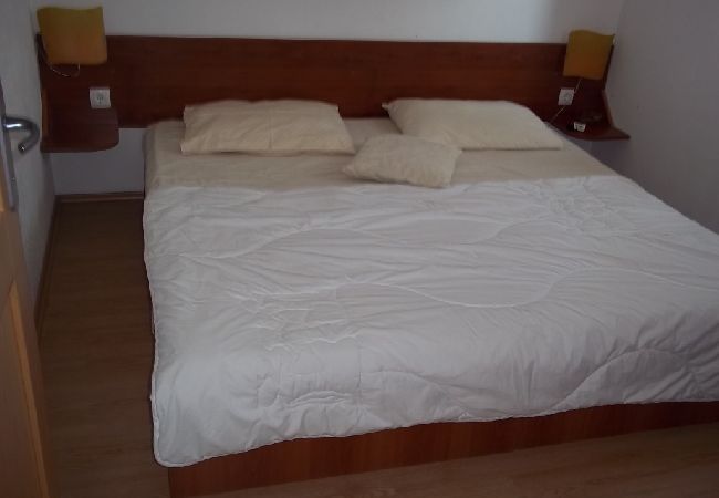 Apartment in Vodice - Apartment in Vodice with Terrace, Air condition, WIFI (3599-5) Apartment in Vodice - Apartment in Vodice with Terrace, Air condition, WIFI (3599-5)