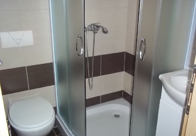 Apartment in Vodice - Apartment in Vodice with Terrace, Air condition, WIFI (3599-5) Apartment in Vodice - Apartment in Vodice with Terrace, Air condition, WIFI (3599-5)