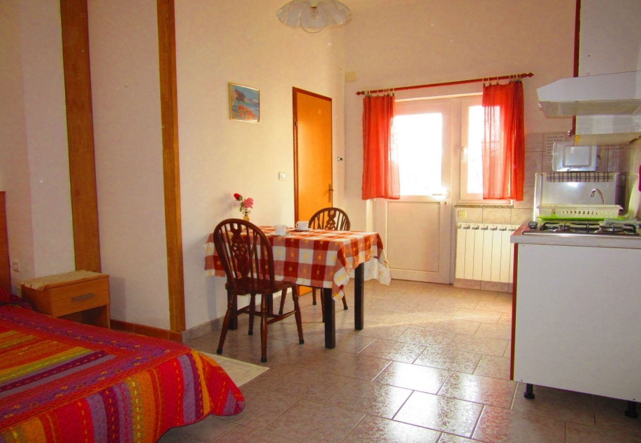 Studio in Pula - Studio apartment in Pula with Terrace, WIFI (633-4)