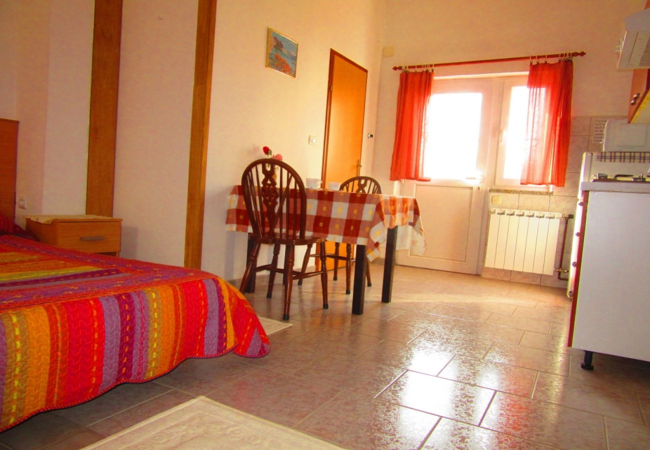 Studio in Pula - Studio apartment in Pula with Terrace, WIFI (633-4)