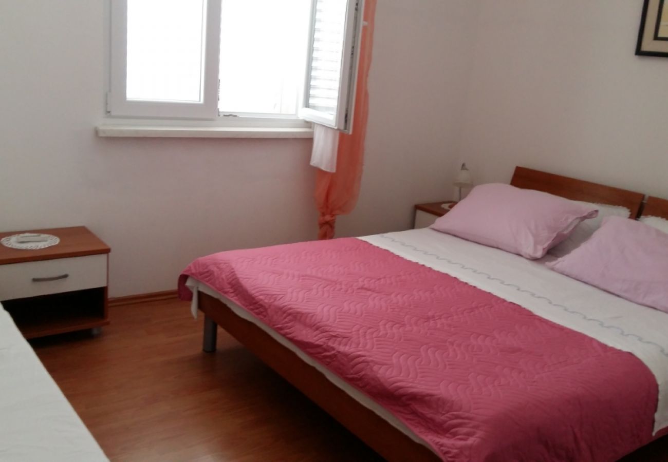 Apartment in Kustici - Apartment in Kustici with Seaview, Balcony, Air condition, WIFI (3597-1)