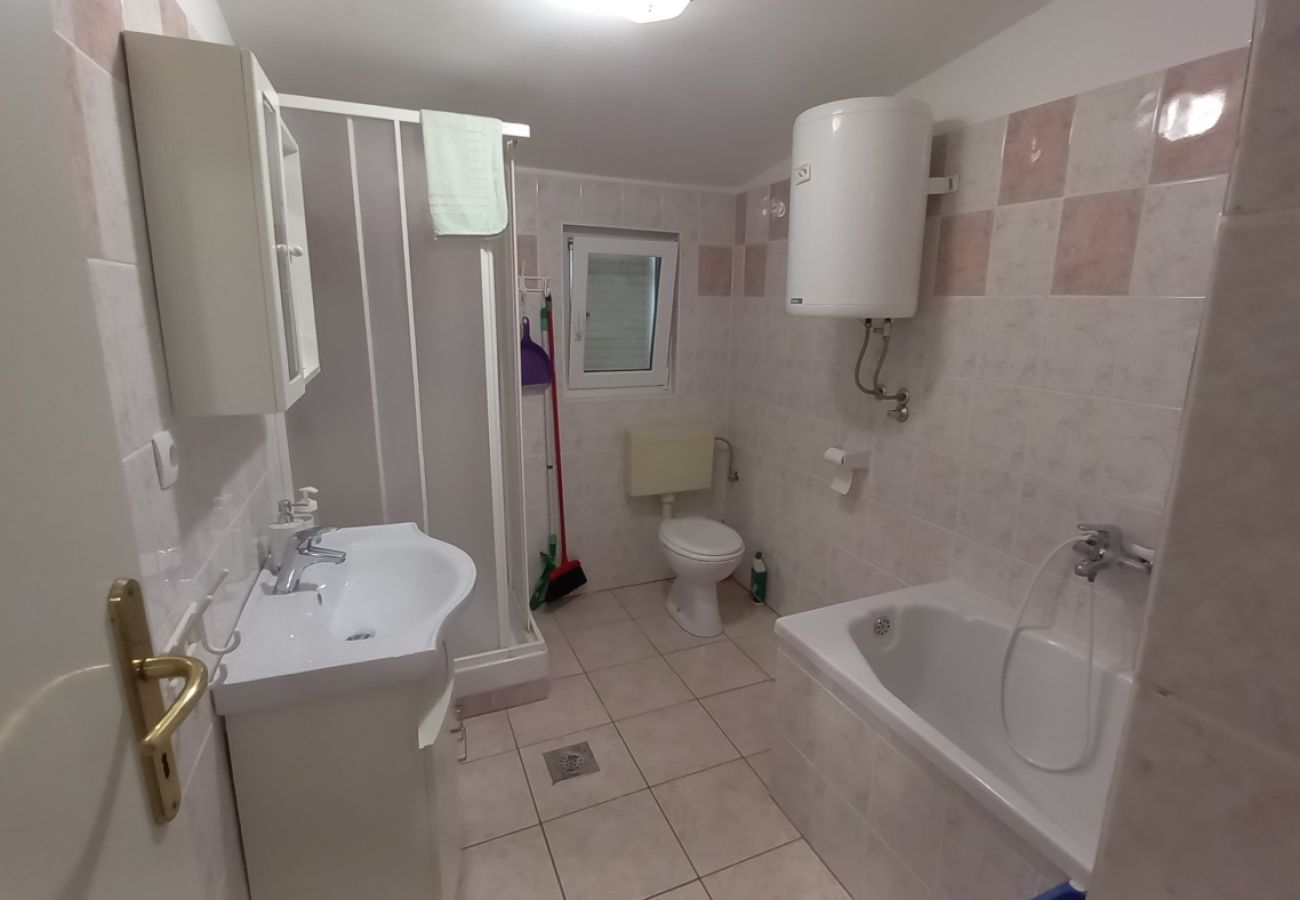 Apartment in Kustici - Apartment in Kustici with Seaview, Balcony, Air condition, WIFI (3597-3)